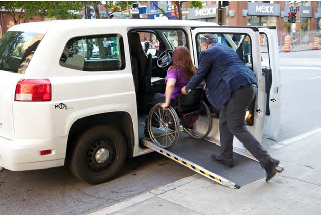 Les personnes handicapées doivent bénéficier d’un service de taxi équivalent à celui offert à l’ensemble de la population