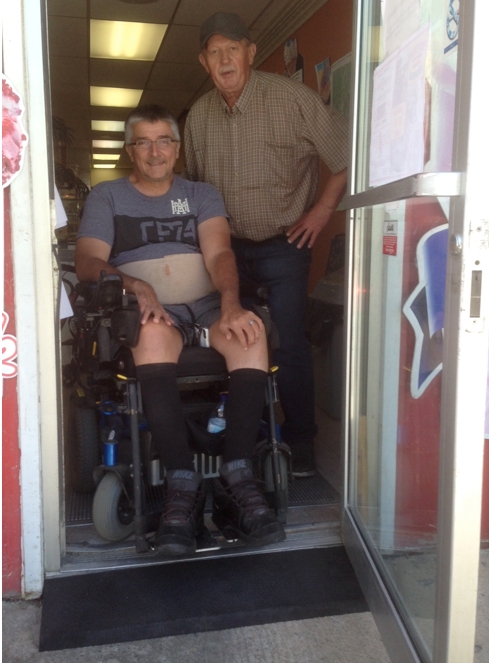 Accès des personnes handicapées aux commerces:  une solution simple à Mansonville